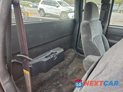 Zdjęcie 10 z 14 samochodu: 2000 CHEVROLET S TRUCK S10 VIN:1GCCS1956Y8272531 - miniatura