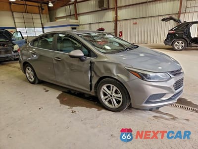 Czwarte zdjęcie samochodu z boku: 2017 CHEV CRUZE LT VIN:1G1BE5SM5H7130536 - miniatura