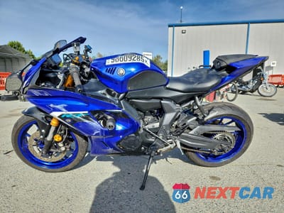 Trzecie zdjęcie samochodu z tyłu: 2025 YAMAHA YZFR7 VIN:JYARM38Y9SA003771 - miniatura