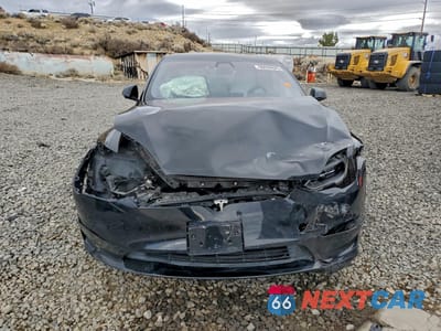 Piąte zdjęcie samochodu w środku: 2022 TESLA MODEL S VIN:5YJSA1E69NF483165 - miniatura