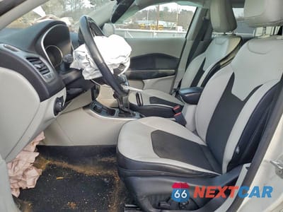 Zdjęcie 7 z 13 samochodu: 2021 JEEP COMPASS LATITUDE VIN:3C4NJDBB7MT562575 - miniatura
