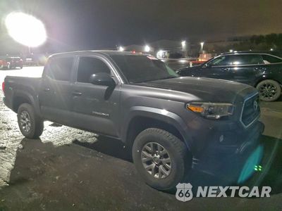 Czwarte zdjęcie samochodu z boku: 2017 TOYOTA TACOMA DOUBLE CAB VIN:5TFAZ5CN2HX051713 - miniatura