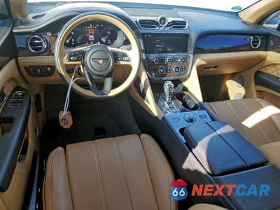 Zdjęcie 8 z 12 samochodu: 2022 BENTLEY BENTAYGA VIN:SJAAM2ZV5NC039838 - miniatura