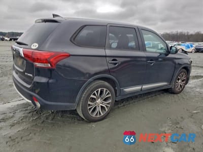 Trzecie zdjęcie samochodu z tyłu: 2018 MITSUBISHI OUTLANDER ES VIN:JA4AD2A32JZ003602 - miniatura