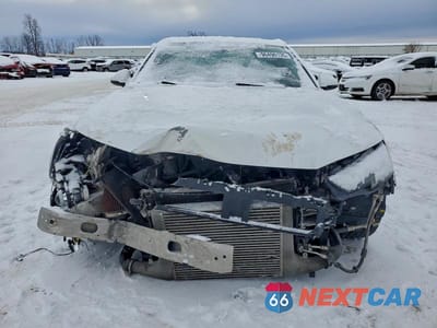 Piąte zdjęcie samochodu w środku: 2017 AUDI A4 PREMIUM VIN:WAUANAF46HN021663 - miniatura