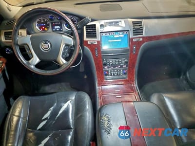 Zdjęcie 8 z 12 samochodu: 2011 CADILLAC ESCALADE VIN:1GYS4AEF6BR324787 - miniatura