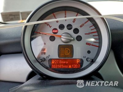 Zdjęcie 9 z 11 samochodu: 2009 MINI COOPER VIN:WMWMF335X9TW76019 - miniatura