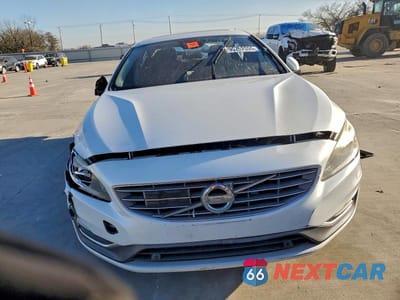 Piąte zdjęcie samochodu w środku: 2016 VOLVO S60 PLATINUM VIN:LYV402FM3GB098056 - miniatura