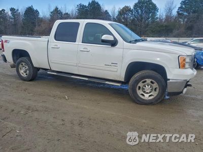 Czwarte zdjęcie samochodu z boku: 2010 GMC SIERRA K2500 SLT VIN:1GT4K1B60AF126831 - miniatura