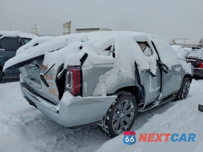 Trzecie zdjęcie samochodu z tyłu: 2016 GMC YUKON DENALI VIN:1GKS2CKJ4GR385194 - miniatura
