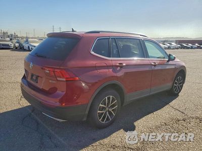 Trzecie zdjęcie samochodu z tyłu: 2019 VOLKSWAGEN TIGUAN SE VIN:3VV2B7AX0KM113374 - miniatura