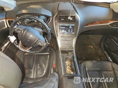 Zdjęcie 8 z 12 samochodu: 2016 LINCOLN MKZ VIN:3LN6L2G95GR601735 - miniatura