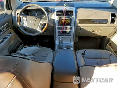Zdjęcie 8 z 15 samochodu: 2010 LINCOLN MKX VIN:2LMDJ6JC5ABJ21357 - miniatura