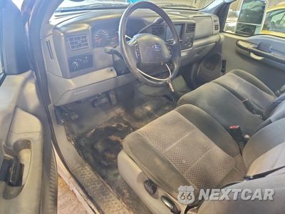 Zdjęcie 8 z 14 samochodu: 2004 FORD F250 SUPER DUTY VIN:1FTNF21P14EC51906 - miniatura