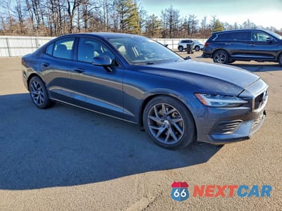 Czwarte zdjęcie samochodu z boku: 2019 VOLVO S60 T6 MOMENTUM VIN:7JRA22TK2KG016400 - miniatura