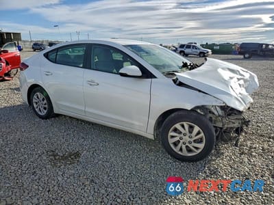 Czwarte zdjęcie samochodu z boku: 2017 HYUNDAI ELANTRA SE VIN:5NPD74LF7HH150190 - miniatura