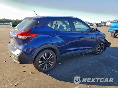 Trzecie zdjęcie samochodu z tyłu: 2020 NISSAN KICKS SV VIN:3N1CP5CV8LL529638 - miniatura