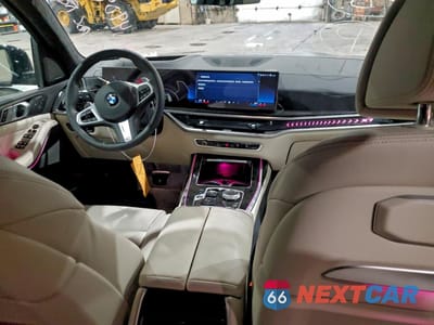 Zdjęcie 8 z 12 samochodu: 2026 BMW X7 XDRIVE40I VIN:5UX23EM06T9075081 - miniatura