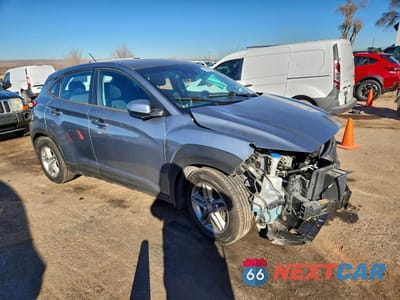 Czwarte zdjęcie samochodu z boku: 2019 HYUNDAI KONA SE VIN:KM8K1CAA3KU249561 - miniatura