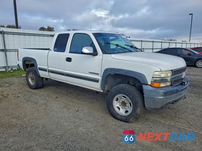 Czwarte zdjęcie samochodu z boku: 2002 CHEVROLET SILVERADO C2500 HEAVY DUTY VIN:1GCHC29U02E236715 - miniatura