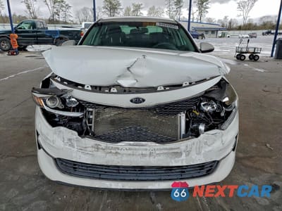 Piąte zdjęcie samochodu w środku: 2017 KIA OPTIMA LX VIN:5XXGT4L38HG171057 - miniatura