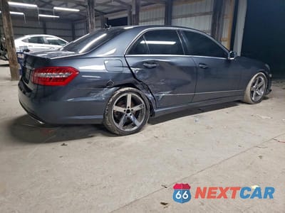 Trzecie zdjęcie samochodu z tyłu: 2013 MERCEDES-BENZ E 350 VIN:WDDHF5KB4DA747331 - miniatura