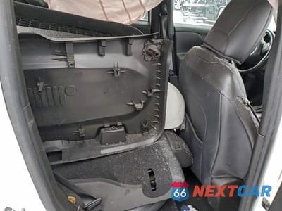 Zdjęcie 11 z 13 samochodu: 2018 JEEP RENEGADE LIMITED VIN:ZACCJBDB6JPH80597 - miniatura