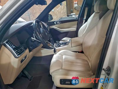 Zdjęcie 7 z 14 samochodu: 2019 BMW X5 XDRIVE40I VIN:5UXCR6C59KLL61336 - miniatura