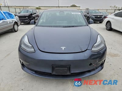 Piąte zdjęcie samochodu w środku: 2022 TESLA MODEL 3 VIN:5YJ3E1EB5NF164822 - miniatura