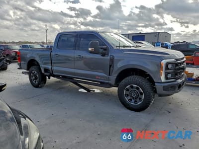 Czwarte zdjęcie samochodu z boku: 2023 FORD F250 SUPER DUTY VIN:1FT8W2BM1PED15500 - miniatura