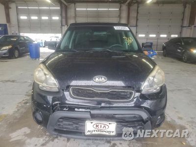 Piąte zdjęcie samochodu w środku: 2013 KIA SOUL VIN:KNDJT2A54D7533564 - miniatura
