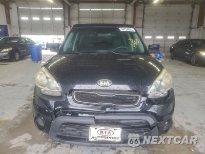Piąte zdjęcie samochodu w środku: 2013 KIA SOUL VIN:KNDJT2A54D7533564 - miniatura