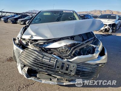 Piąte zdjęcie samochodu w środku: 2019 TOYOTA CAMRY L VIN:4T1B11HK6KU806031 - miniatura