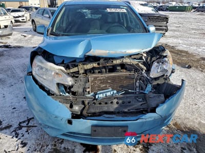 Piąte zdjęcie samochodu w środku: 2014 NISSAN VERSA NOTE S VIN:3N1CE2CP4EL369234 - miniatura