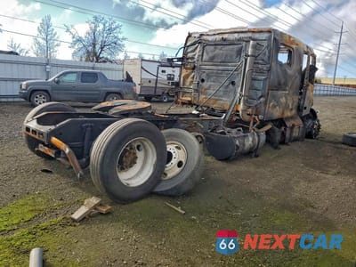 Czwarte zdjęcie samochodu z boku: 2022 VOLVO VNL SEMI TRUCK VIN:4V4NC9EH2NN300038 - miniatura