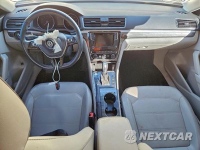 Zdjęcie 8 z 14 samochodu: 2018 VOLKSWAGEN PASSAT SE VIN:1VWBA7A3XJC033236 - miniatura