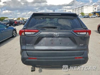 Zdjęcie 6 z 12 samochodu: 2022 TOYOTA RAV4 XLE VIN:2T3W1RFV1NC213297 - miniatura