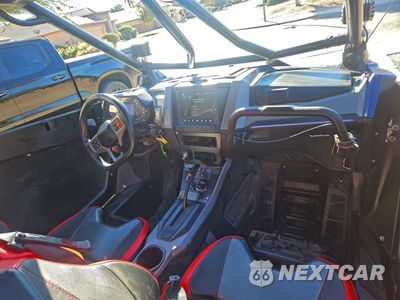 Piąte zdjęcie samochodu w środku: 2022 POLARIS RZR PRO R 4 ULTIMATE LAUNCH EDITION VIN:3NSRML2K8NG377768 - miniatura