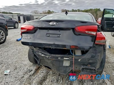 Zdjęcie 6 z 11 samochodu: 2018 KIA FORTE LX VIN:3KPFK4A78JE230675 - miniatura