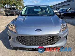 Piąte zdjęcie samochodu w środku: 2022 FORD ESCAPE S VIN:1FMCU0F66NUB62157 - miniatura