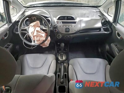 Zdjęcie 8 z 11 samochodu: 2010 HONDA FIT VIN:JHMGE8H21AS023439 - miniatura