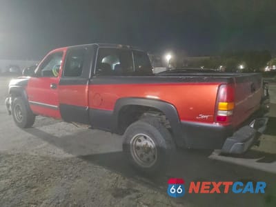 Drugie zdjęcie samochodu z przodu: 2000 CHEVROLET SILVERADO K1500 VIN:2GCEK19T8Y1263274 - miniatura