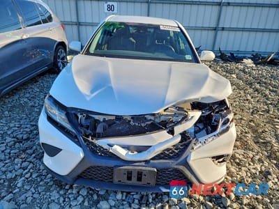 Piąte zdjęcie samochodu w środku: 2020 TOYOTA CAMRY SE VIN:4T1G11AK2LU907035 - miniatura