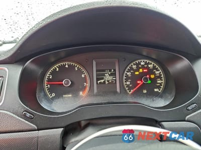 Zdjęcie 9 z 12 samochodu: 2011 VOLKSWAGEN JETTA BASE VIN:3VW2K7AJ6BM391039 - miniatura