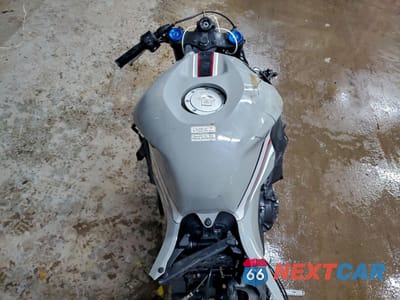 Zdjęcie 6 z 10 samochodu: 2026 HONDA CBR600 RR VIN:JH2PC40H9TK300252 - miniatura