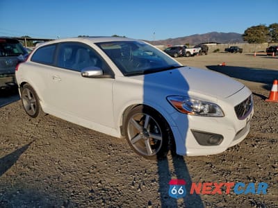 Czwarte zdjęcie samochodu z boku: 2011 VOLVO C30 T5 VIN:YV1672MKXB2223290 - miniatura
