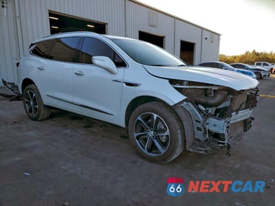 Czwarte zdjęcie samochodu z boku: 2021 BUICK ENCLAVE ESSENCE VIN:5GAERBKW4MJ171117 - miniatura
