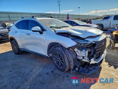 Czwarte zdjęcie samochodu z boku: 2025 LEXUS NX 350H BASE VIN:JTJGKCEZ1S5025901 - miniatura