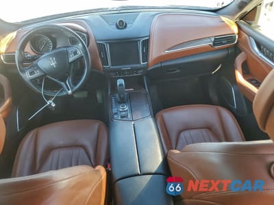 Zdjęcie 8 z 12 samochodu: 2019 MASERATI LEVANTE VIN:ZN661XUA5KX322564 - miniatura