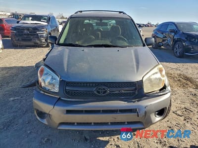 Piąte zdjęcie samochodu w środku: 2004 TOYOTA RAV4 VIN:JTEHD20V940015323 - miniatura